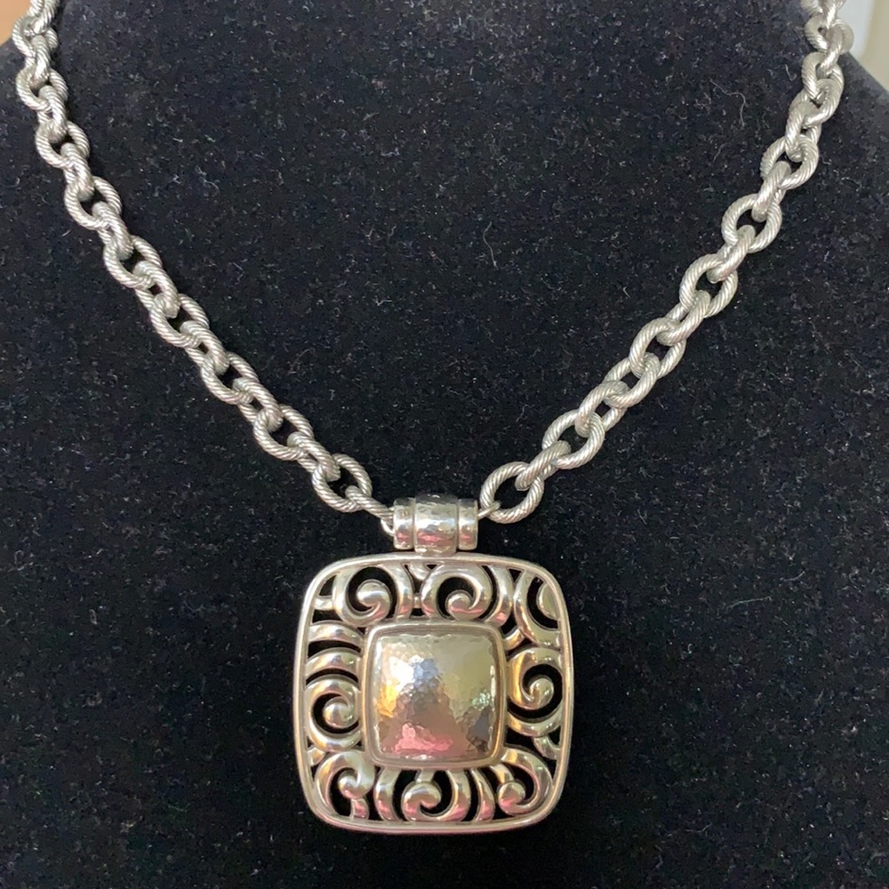 EUC Brighton necklace